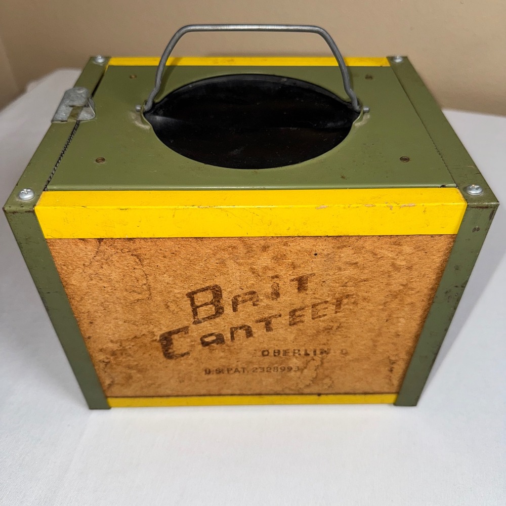 RARE Vintage Bait Canteen Oberlin Ohio Metal Fishing Live Bait Box Green Yellow